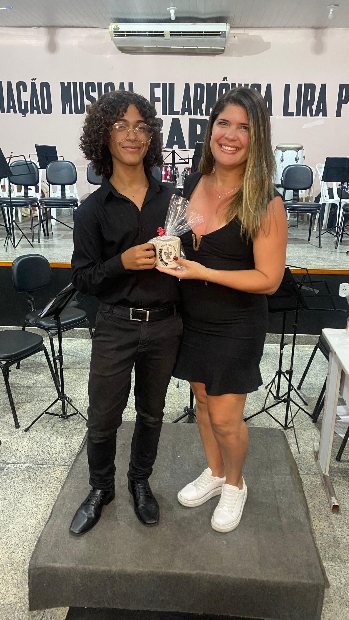 300af0fd-c028-487f-8573-1114b2d5f202